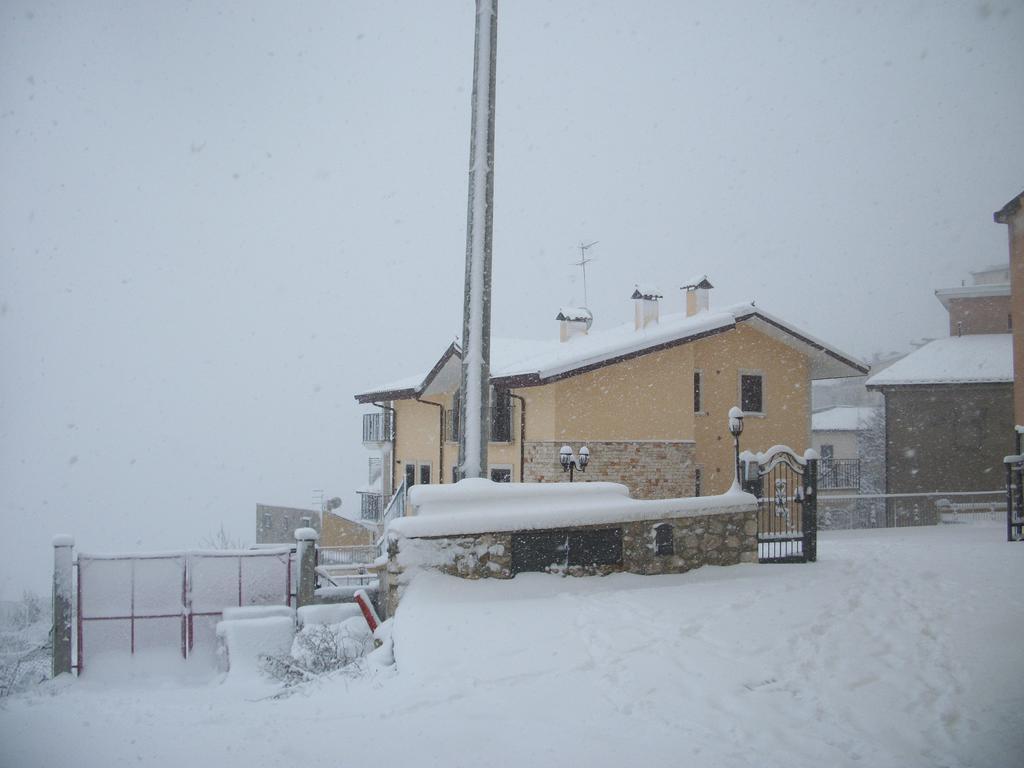 Residence Les Amis Castel Di Sangro Esterno foto